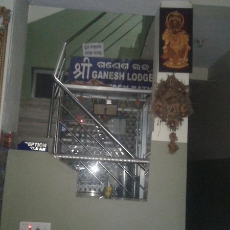 Ganesh Lodge Puri Buitenkant foto