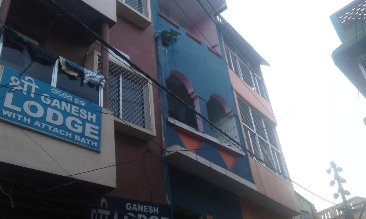 Ganesh Lodge Puri Buitenkant foto