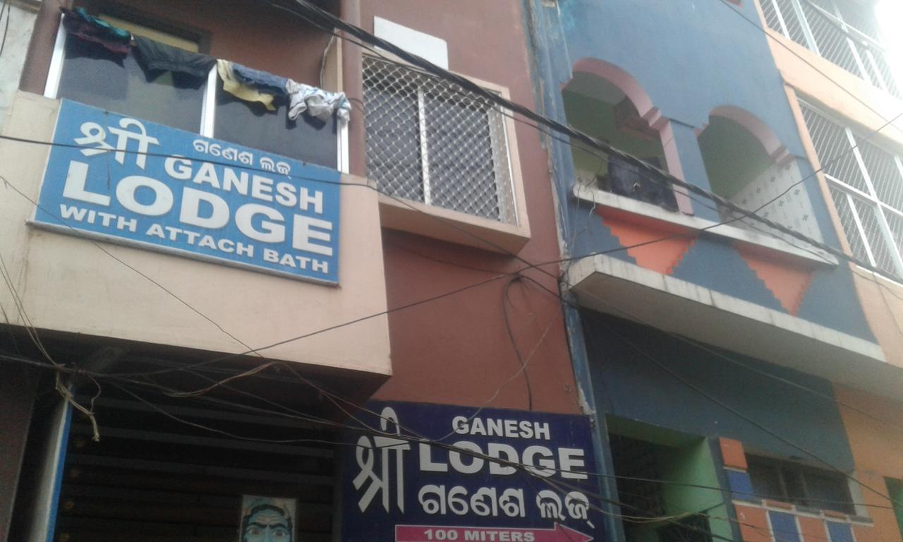Ganesh Lodge Puri Buitenkant foto